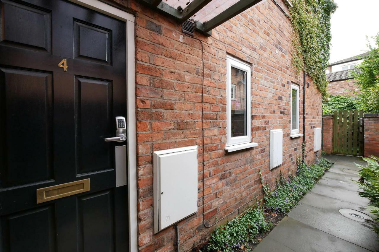 Crewe Short Lets 4 Victoria Court, Crewe Apartment Екстериор снимка
